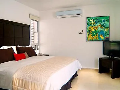 *** Apartahotel Bambu Suites Playa del Carmen México
